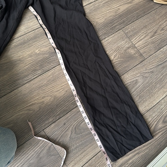 Emporio Armani women’s black
Wool wrap belt pants - Picture 7 of 9